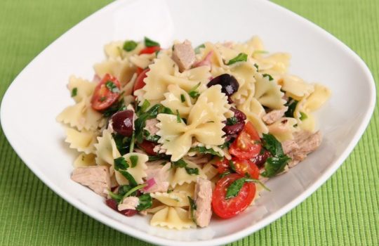 sallad tuna makarona fruta