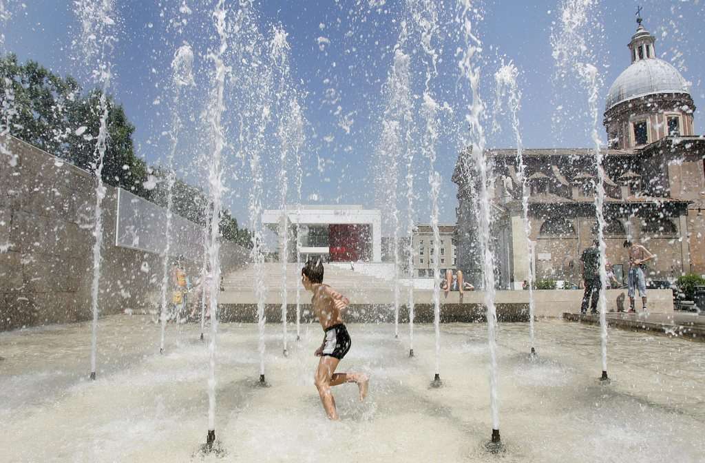 Temperaturat deri në 38°C në Zvicër   Autoritetet kërkojnë vigjilencë maksimale