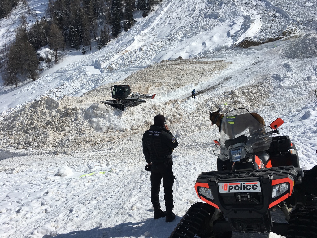Autoritetet mbyllin rrugën Grand-St-Bernard për shkak të ortekëve