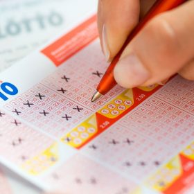 Personi fatlum fiton një milion franga në Swiss Lotto