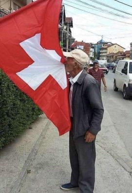 Flamujt e Zvicrës nëpër Kosovë mahnitin zviceranët - Albinfo