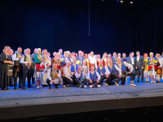 , Në Odessa të Ukrainës mbahet koncert i Ansamblit Kombëtar (VIDEO)