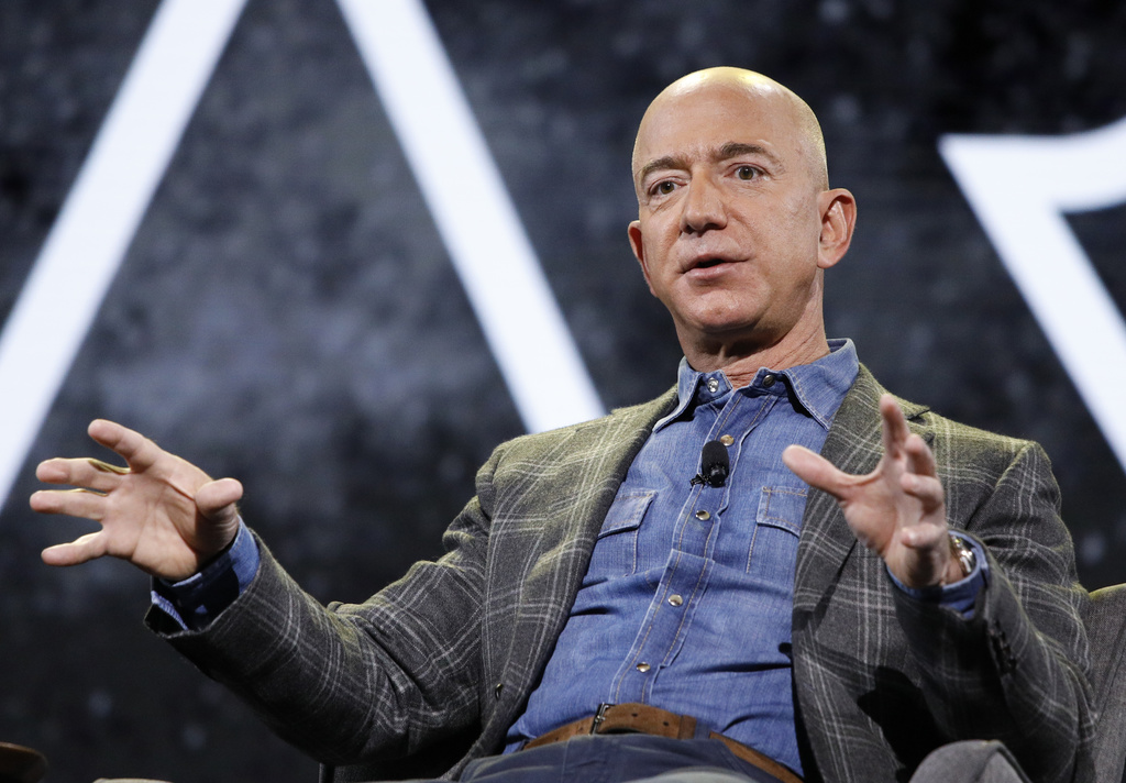 Jeff Bezos planifikon të xhirojë filma në hapësirë