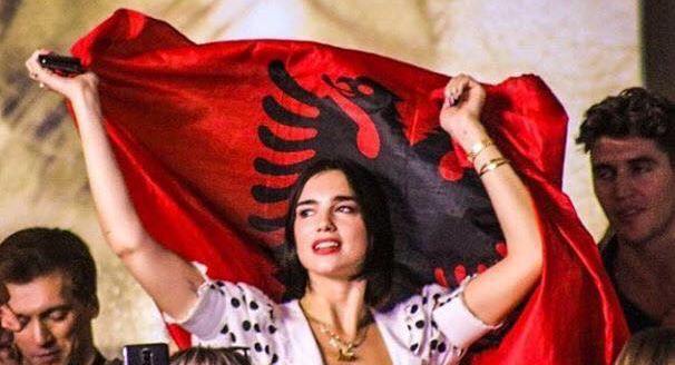 Dua Lipa mesazh për 28 nëntorin: Urime Dita e Pavarësisë, krenare që jam shqiptare