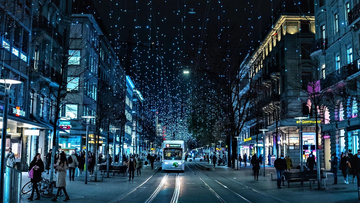 Magjia e festave në Cyrih, nga duart e fotografit Mentor Bajrami