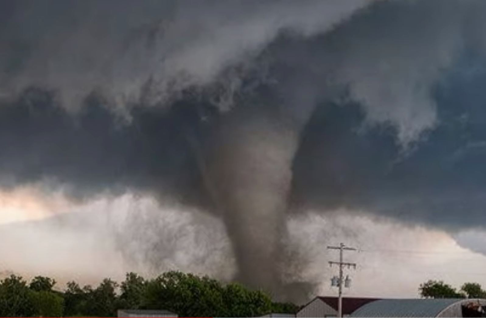 Tornado shkatërruese në SHBA - Albinfo
