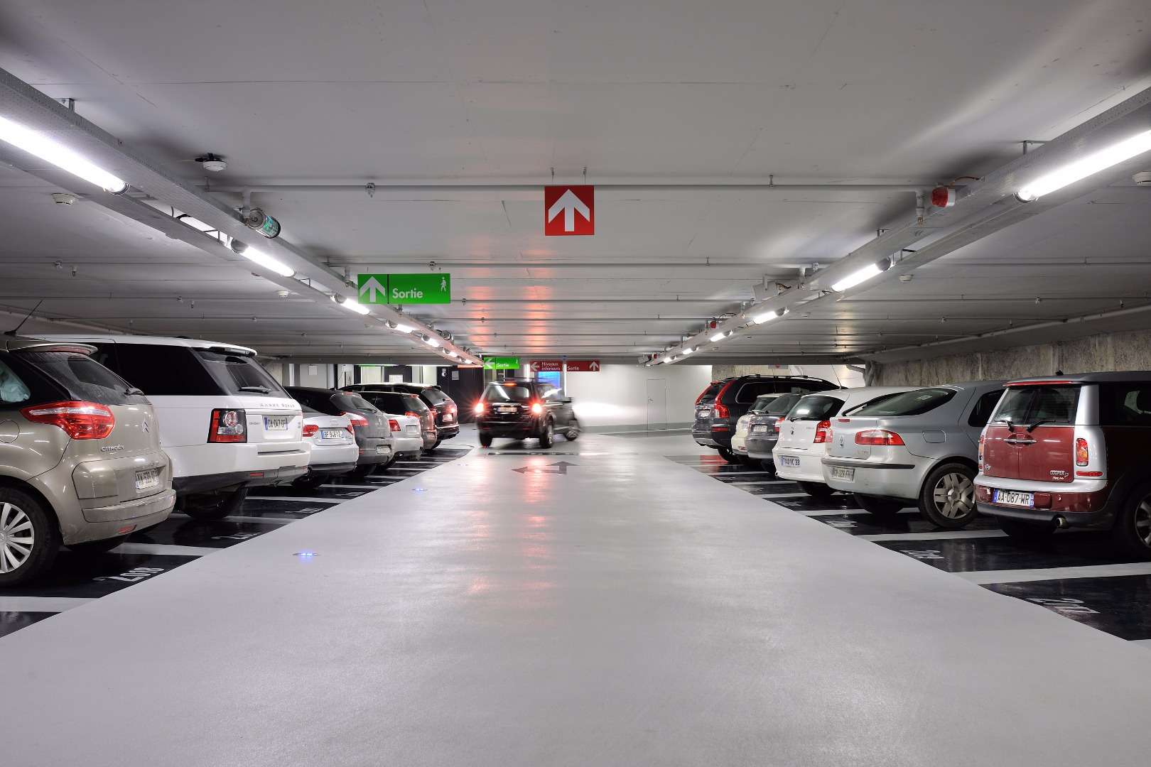 Ka gjithnjë e më pak vende parkimi publike në qytetet zvicerane