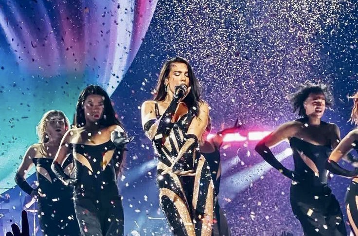 Dua Lipa me fitime marramendëse, dyfishon pasurinë e saj