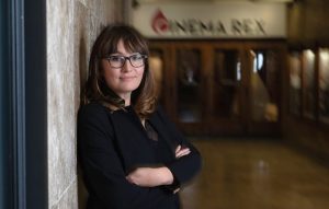 Elena Avdija: Dua të shikoj prapa hijes së kinemasë 