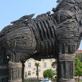 Nga vizita e qytetit antik Troja, në Çanakkala të Turqisë