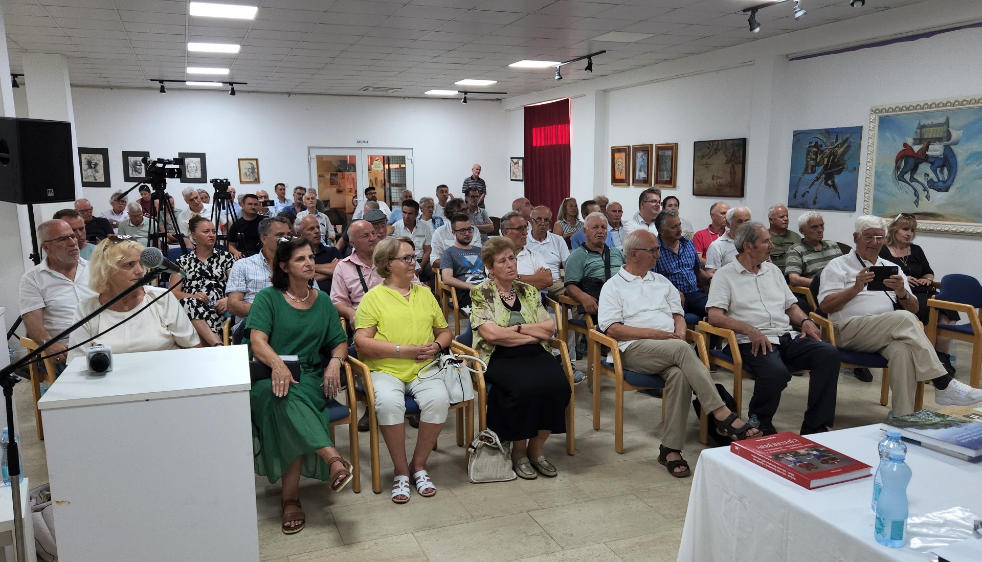 Qyteti i Ferizajt përuron veprën e gazetarit Rexhep Rifati