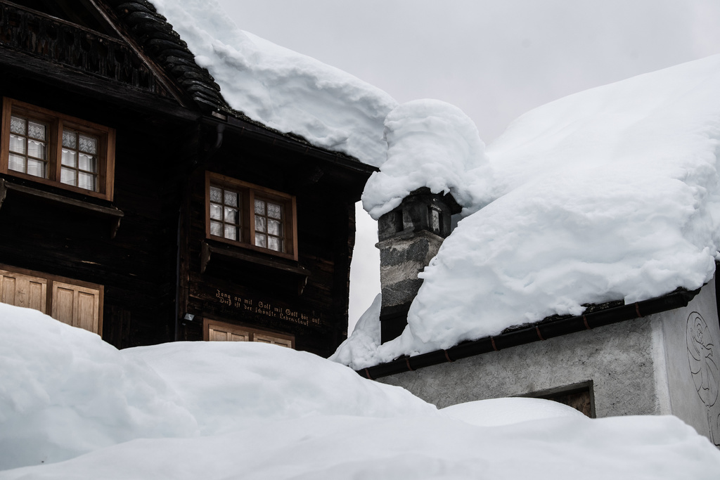 Reshje rekord bore në Alpet zvicerane  në disa zona mbi një metër brenda 24 orëve