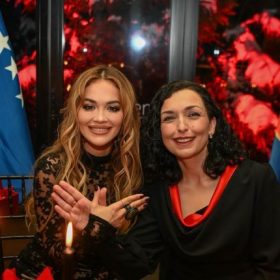 Rita Ora uron 111-vjetorin e Pavarësisë së Shqipërisë