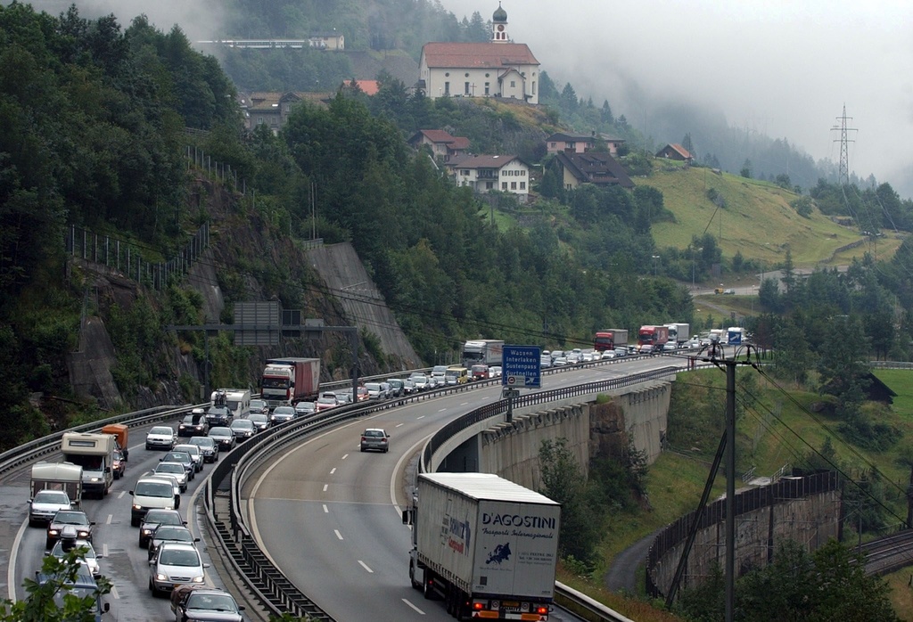 Pushimet për Pashkët: Trafik i rënduar, por i menaxhuar me sukses thonë autoritetet
