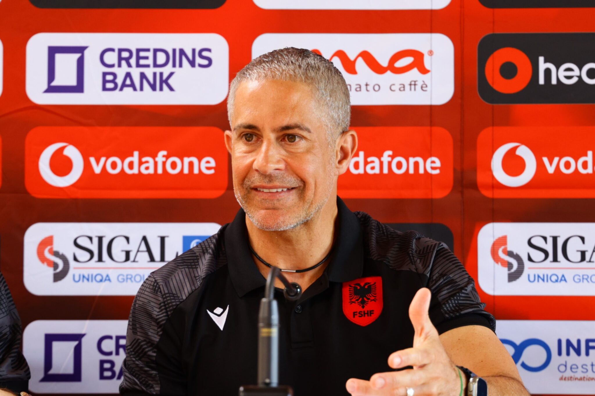 Sylvinho  i kënaqur me paraqitjen ndaj Anglisë  nuk e komenton shortin e  Play off  it