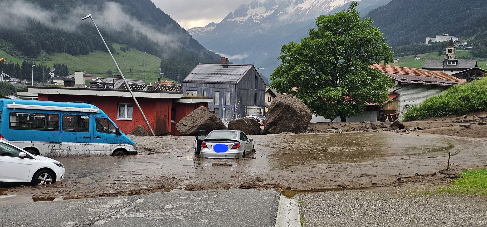 Kantonet zvicerane dhanë fonde shtesë për të riparuar dëmet e motit