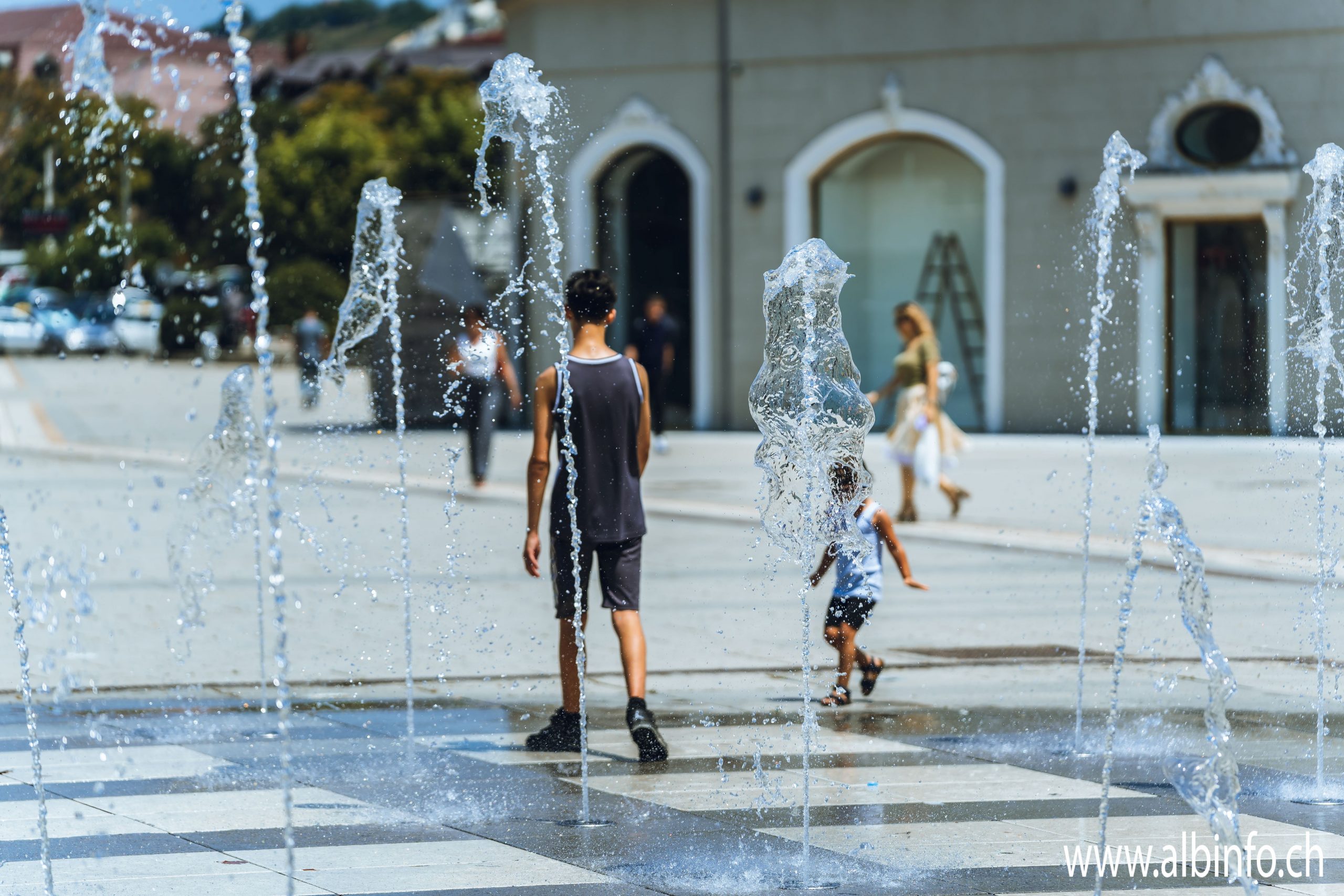 Sot në Kosovë priten temperatura deri në 38°C