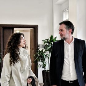 Erzë Dinarama do ta përfaqësojë Kosovën në Bienalen e Arkitekturës në Venecia 2025