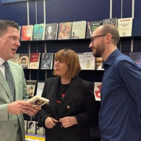 Panairi në Leipzig, ministri gjerman i Kulturës, i apasionuar pas Kadaresë