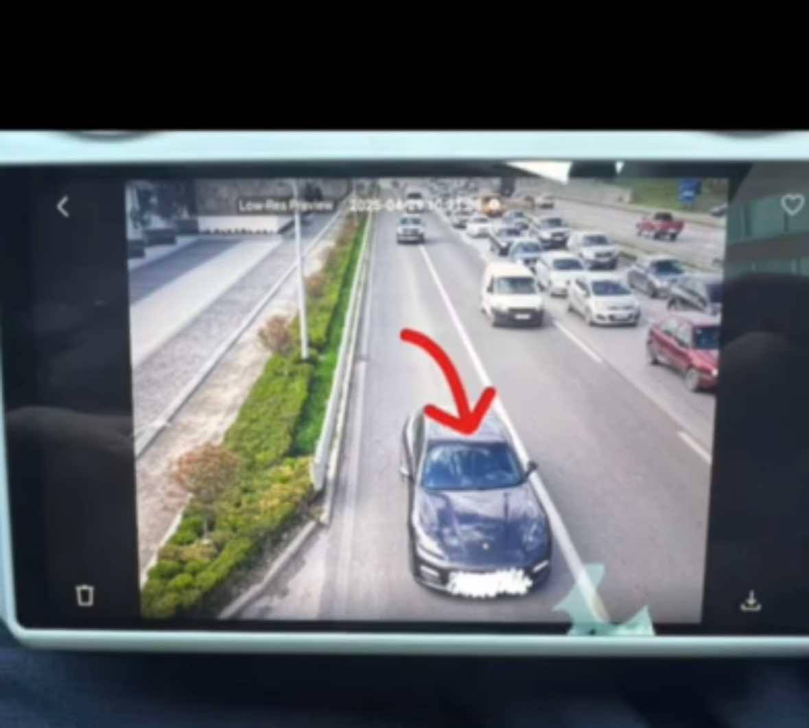 Policia e Kosovës identifikon kundërvajtjet rrugore përmes dronit