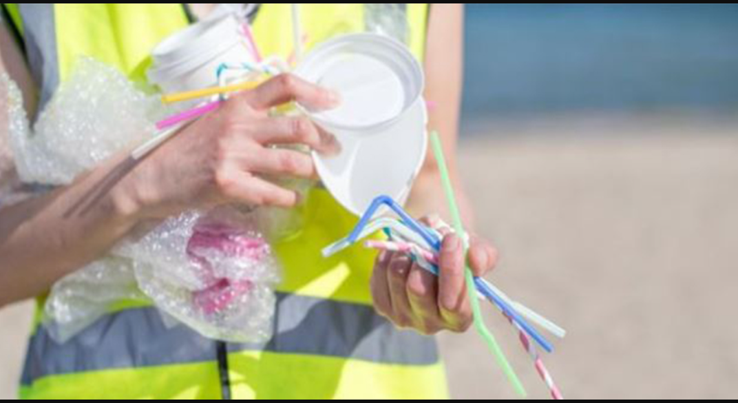 Hyn në fuqi ndalimi i enëve plastike në vende publike në Gjenevë