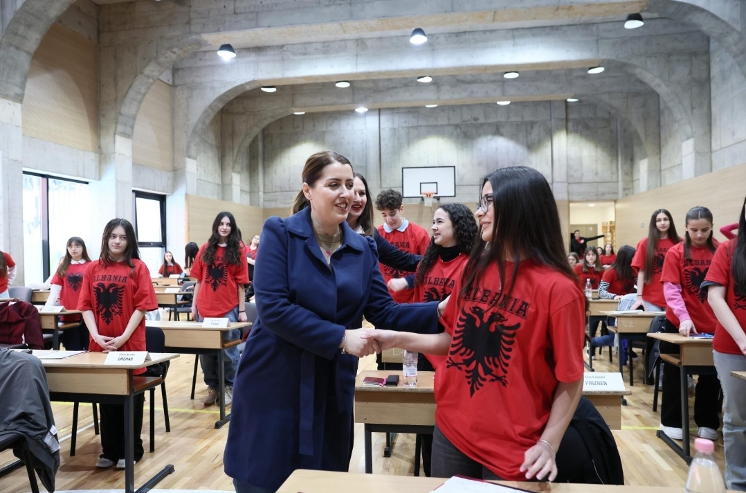 16 mijë nxënës morën pjesë në Olimpiadën e gjuhës shqipe Shqipëri- Kosovë