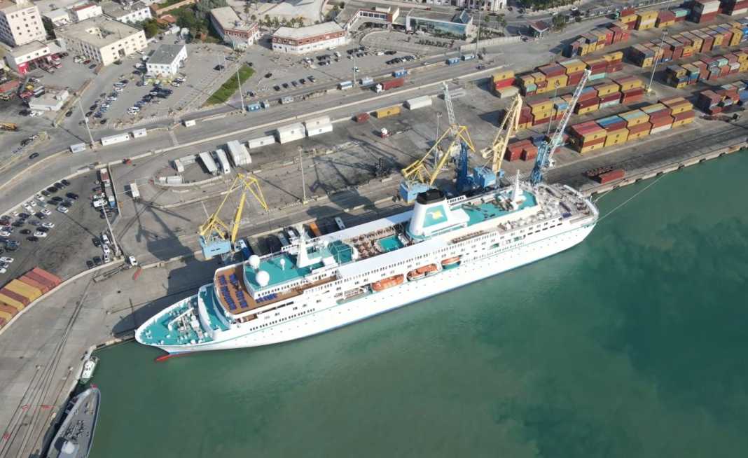 463 turistë gjermanë mbërrijnë në Portin e Durrësit