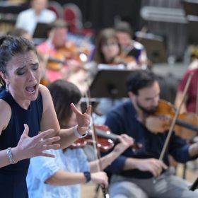 Ermonela Jahon mban koncert për 26 vjetorin e Çlirimit të Kosovës