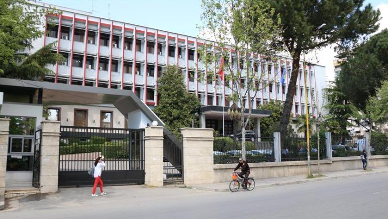 Pesë shqiptarë largohen në mënyrë të sigurt nga Izraeli