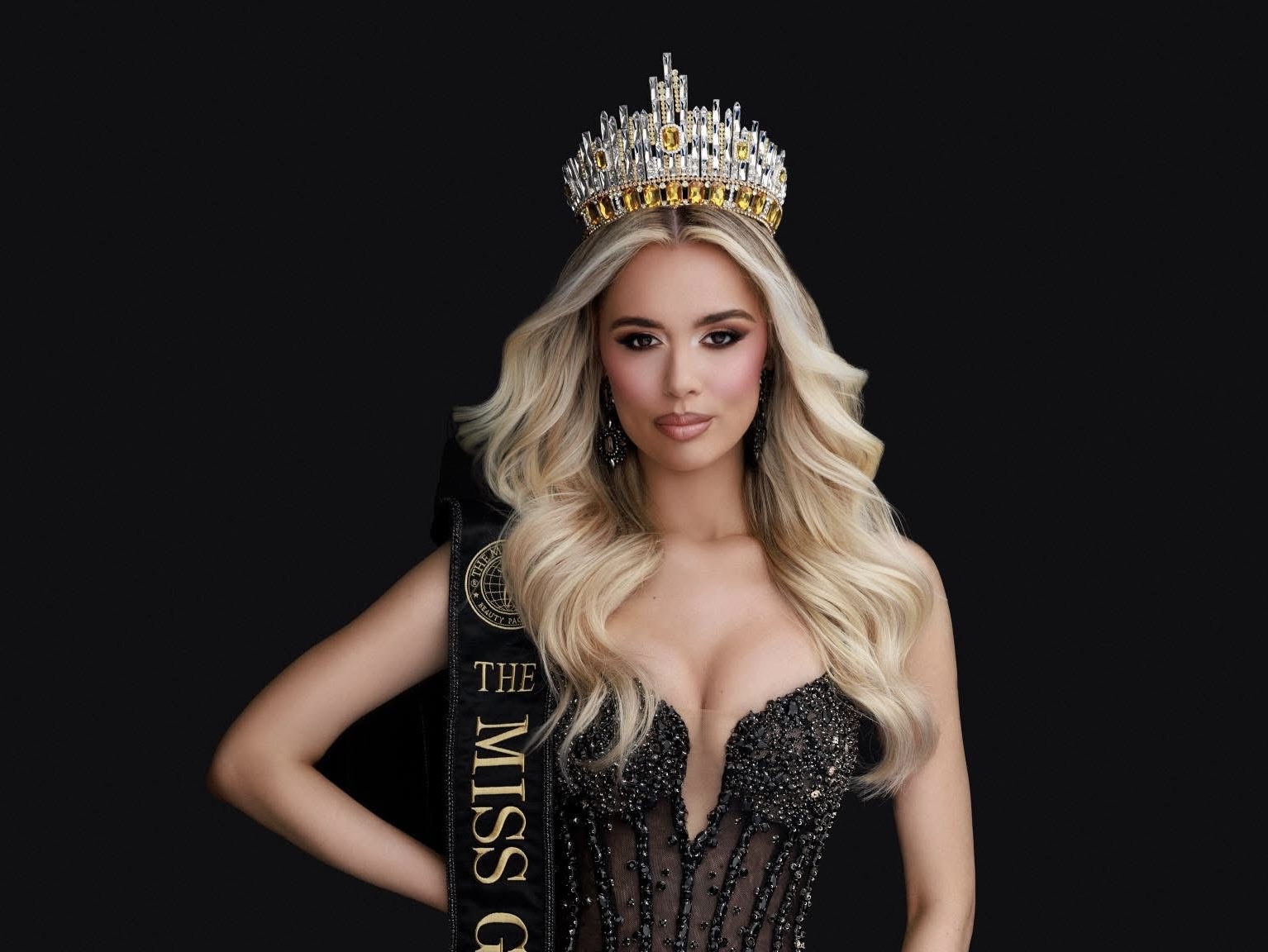 Shqiptarja nga Amerika kurorëzohet me “Miss Globe USA 2025”