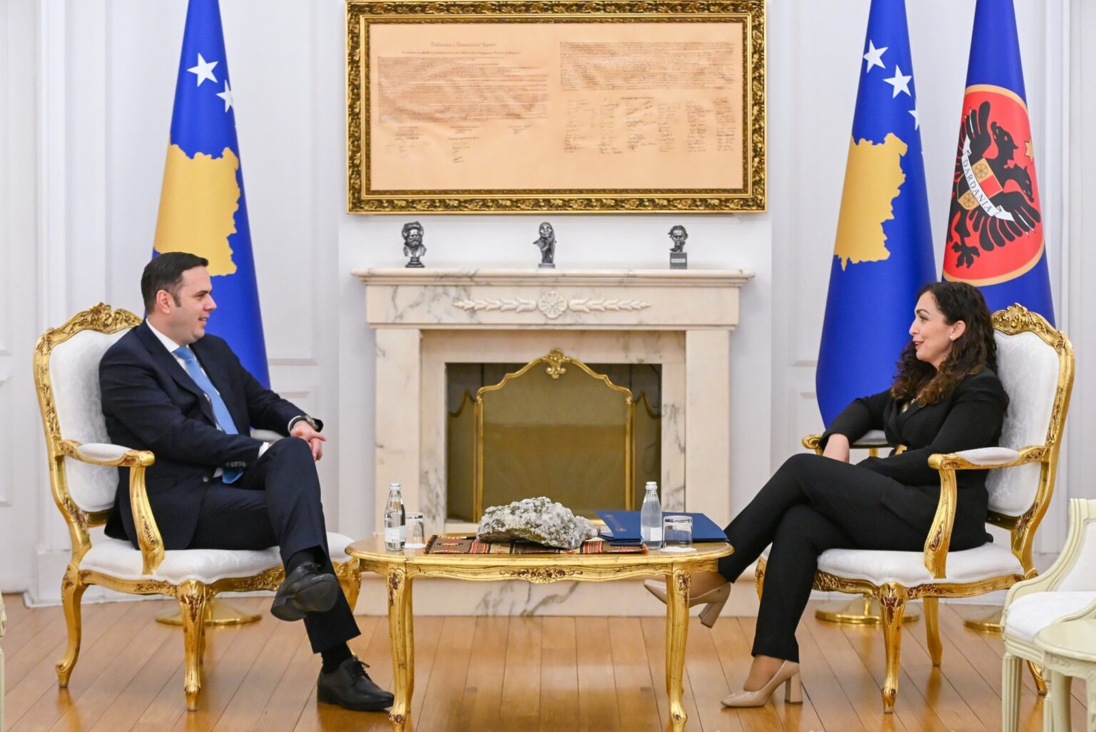 Vazhdojnë takimet, Osmani pret në zyrë Abdixhikun