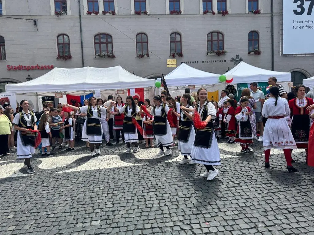 Gjermani: Shoqatat shqiptare prezantojnë kulturën dhe traditat