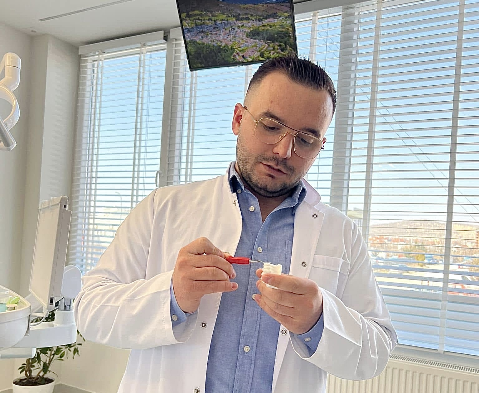 Enesi shënon sukses në Implantologji dhe Rigjenerim Kockor në Universitetin e Romës