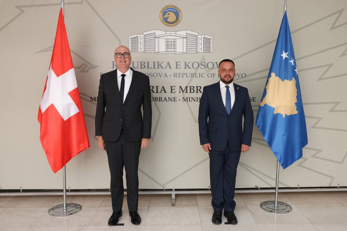 Zvicra dhe Kosova forcojnë partneritetin strategjik në fushën e mbrojtjes