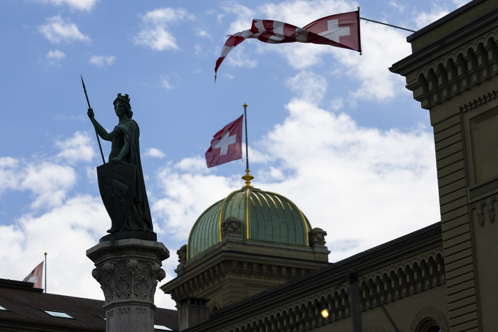 A nuk ka mjaftueshëm të huaj në role të nëpunësve civilë 