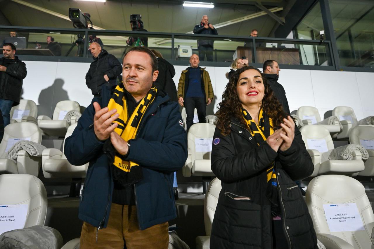 Presidentja Osmani  Krenari për paraqitjen e djemve të Kosovës në ndeshjet e fundit