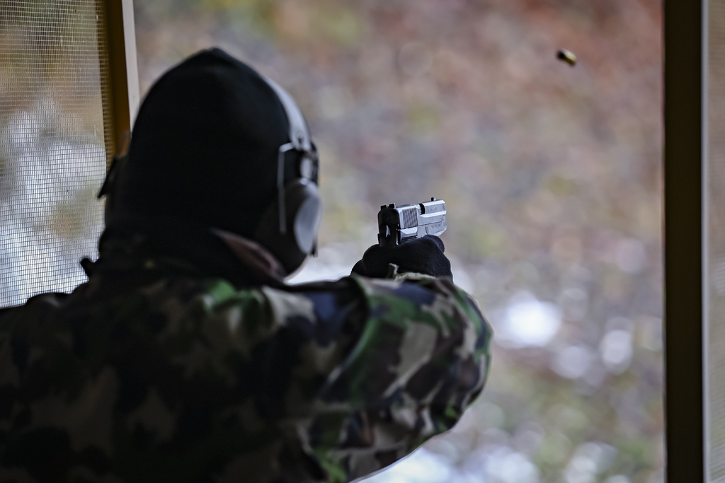 Shefi i ushtrisë  Zvicra nuk është e përgatitur për t u mbrojtur nga një sulm i madh