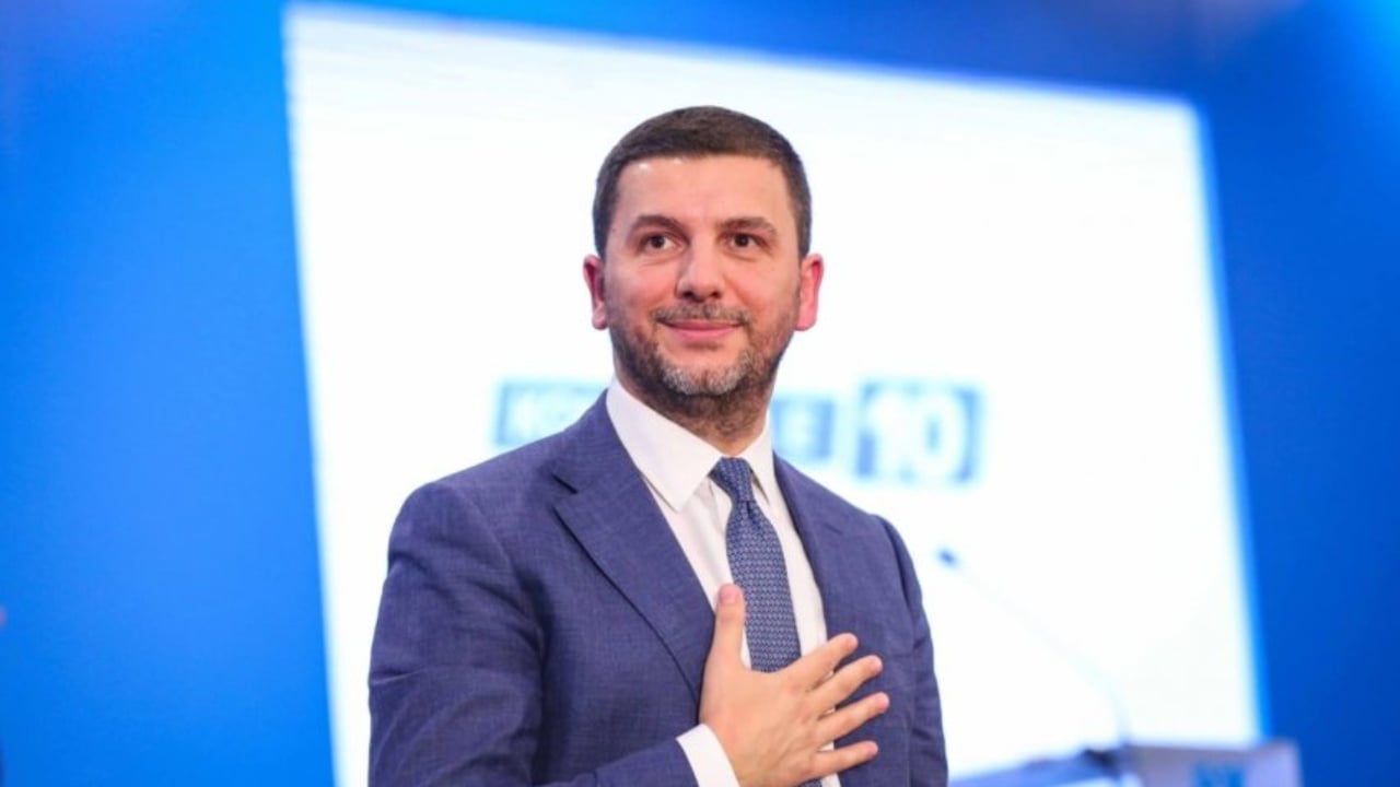 Memli Krasniqi jep dorëheqje si kryetar i PDK së