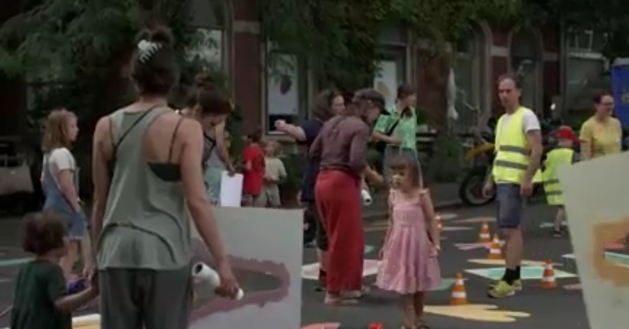 Bazeli teston  superbllokun   lagje pa makina sipas modelit të Barcelonës