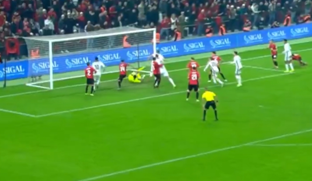 Anglia mund 2 0 Shqipërinë  merr tre pikët në Tiranë