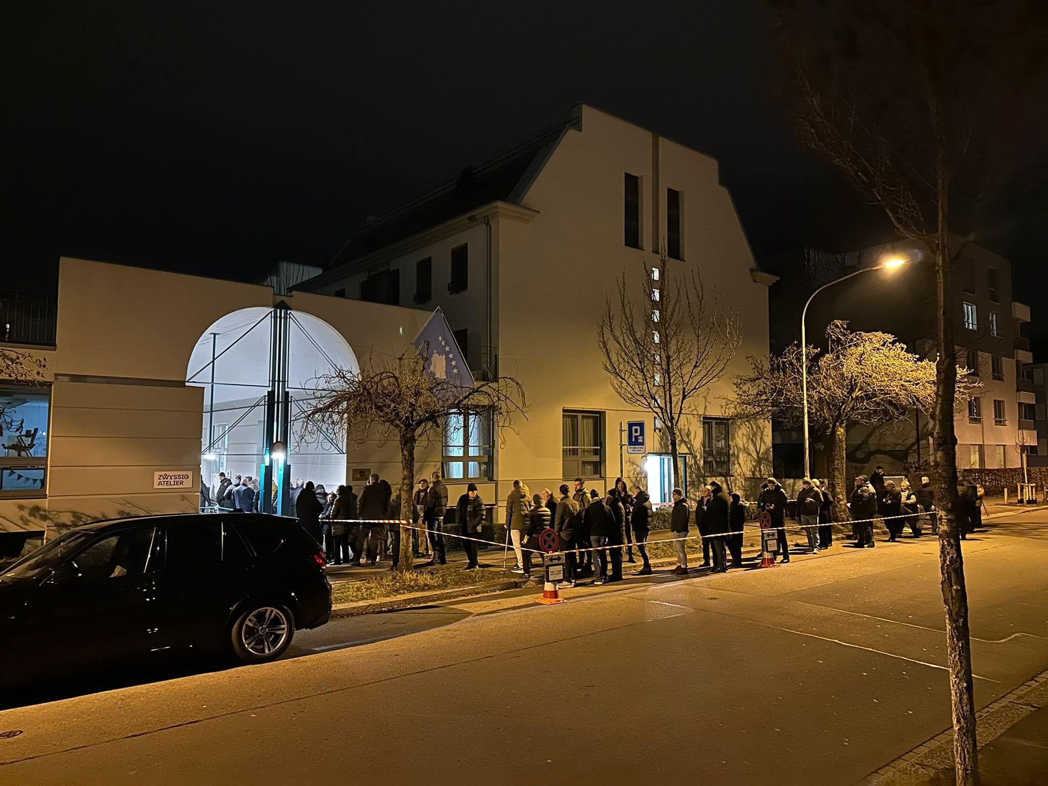 Mbi 70  e votuesve kanë dalë deri në orën 17 00 në Konsullatën e Kosovës në Cyrih