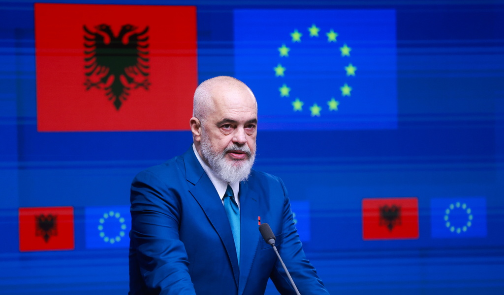 Pse Edi Rama nuk mori pjesë në ceremoninë e nënshkrimit në Davos 
