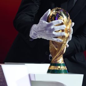 FIFA vendos: Pauza në finalen Spanjë–Argjentinë do të zgjasë 17 minuta

