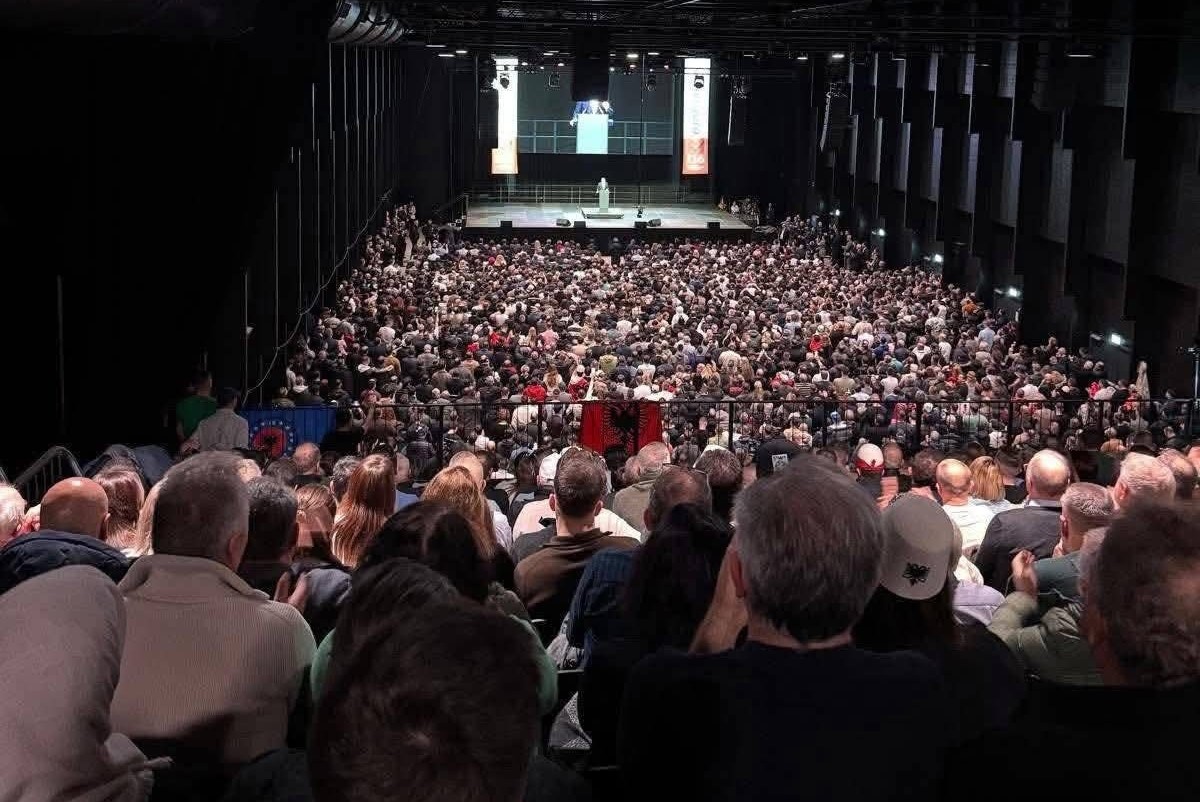 Albin Kurti në Cyrih  Siguria si garanci e paqes dhe shtetndërtimi si përgjegjësi historike