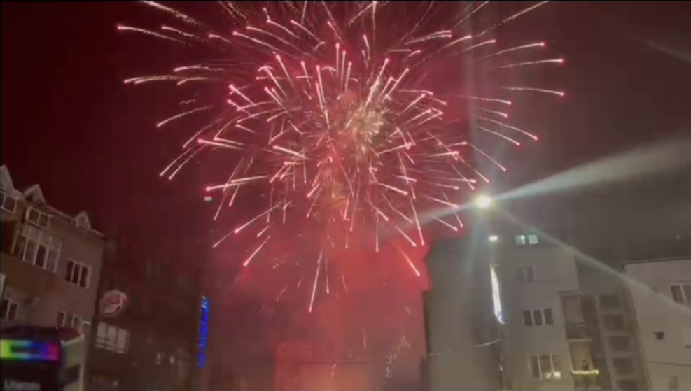 Vetëvendosja feston fitoren historike me fishekzjarre