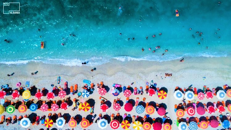 Turizmi gjeneron 4 4 miliardë euro në Shqipëri