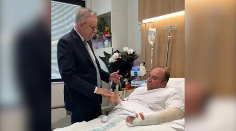 Kryeministri australian viziton heroin Bondi Beach  grumbullohen afër 2 milionë dollarë australianë