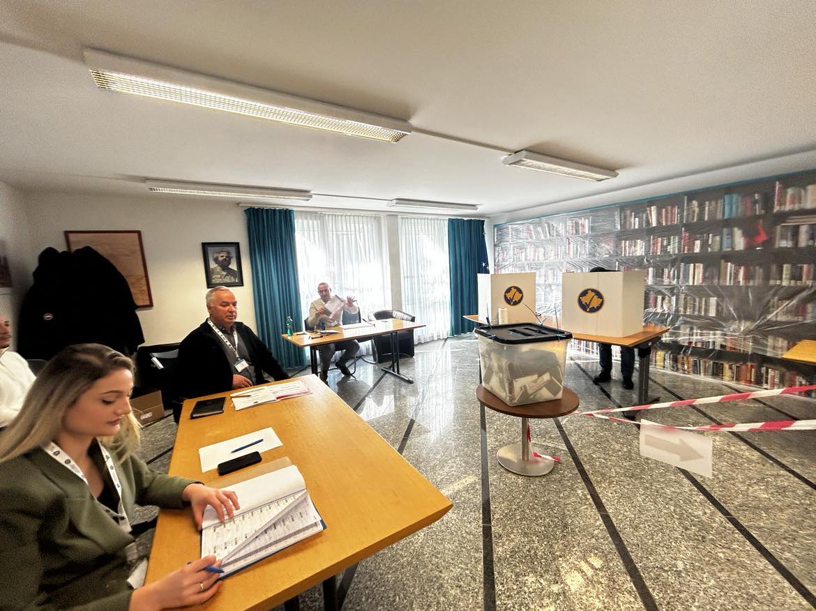 Votimi i diasporës deri në ora 13 00  Votuan mbi 7 mijë votues