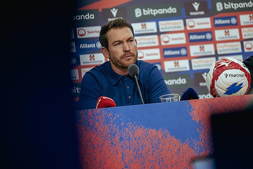 Lichtsteiner mezi pret të punojë me Shaqirin