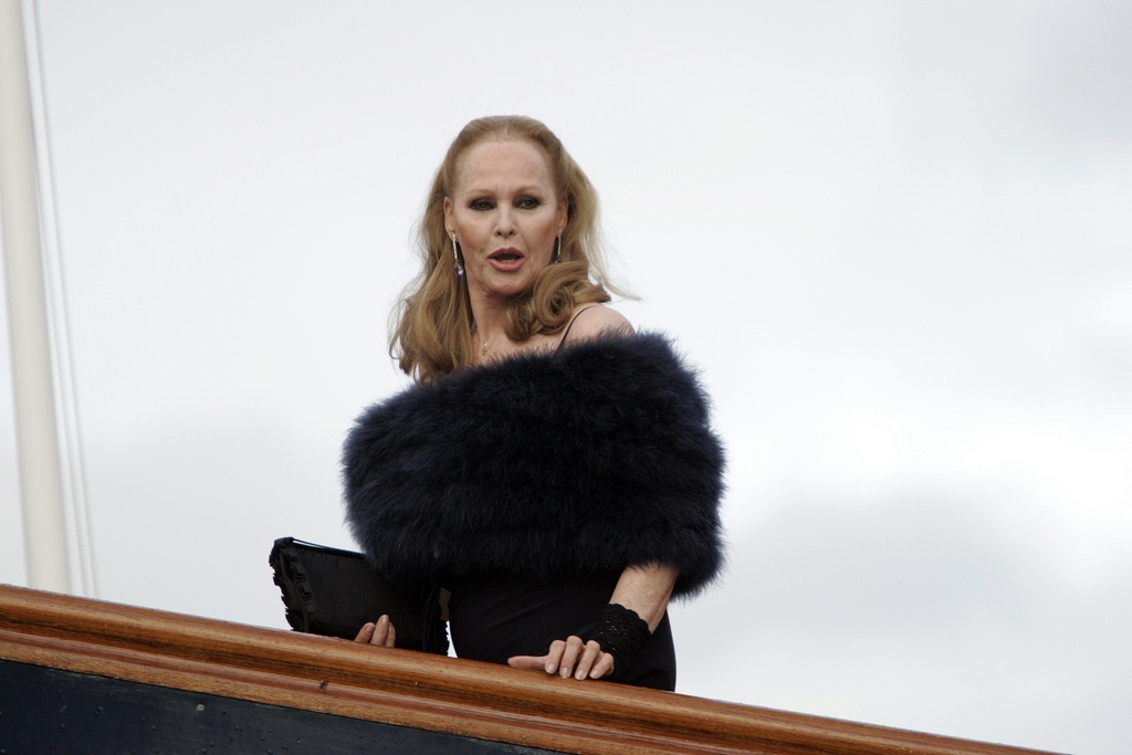 Aktorja Ursula Andress thotë se është grabitur për 18 milionë franga